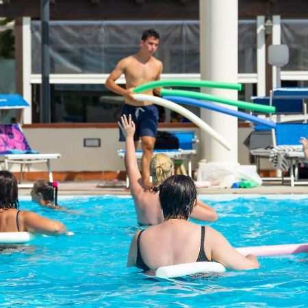 Hotel Tokio Village Lido Di Savio Esterno foto