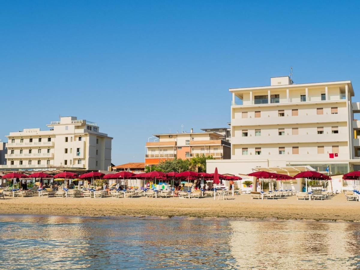 Hotel Tokio Village Lido Di Savio Esterno foto