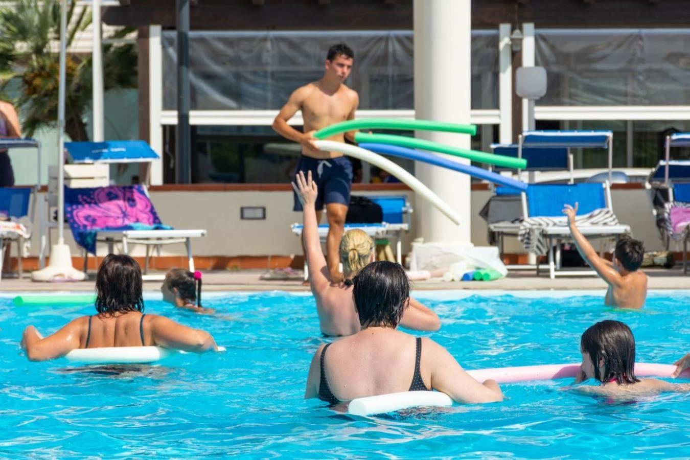 Hotel Tokio Village Lido Di Savio Esterno foto