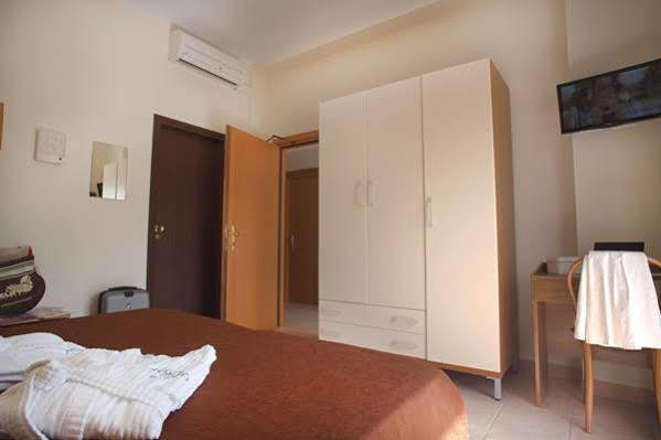 Hotel Tokio Village Lido Di Savio Esterno foto